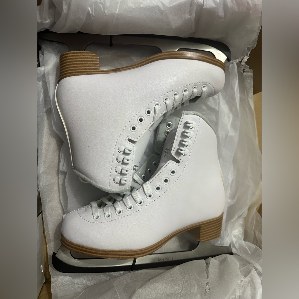 ✨New✨ Jackson Ultima Classic 200: Women/Girl’s Figure Ice Skates- Size 5 - Picture 13 of 15